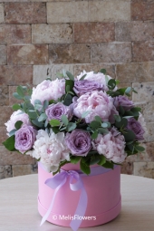 Pembe şakayık ve renkli güller ile sevdiğinizi mutlu etmek için Melis Flowers kalitesiyle karşısınızda.