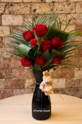   Canım Sevgilim Serisi ile Sevgilinize en özel aranjmanı hediye edebilirsiniz.<br />
7 Kırmızı Gül, 1 Tavşan ve  Egzotik Okaliptus çiçekleri ile hazırlanan özel tasarımımız.<br />
Boy: 35 cm